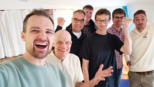 Gruppen-Selfie der Teilnehmer